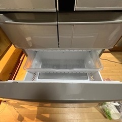 HITACHI  日立　冷蔵庫　大型　両開きの画像