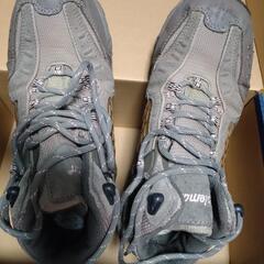 トレッキングシューズ　ジャンクの画像