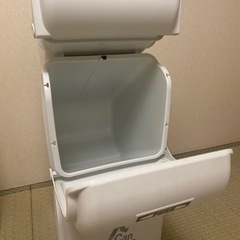 ゴミ箱の画像