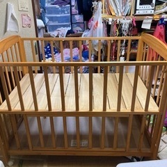 ベビーベッドの画像