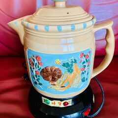 台湾産　高級自動煎じ器　 漢方煎じ器　（手書き絵の工芸品でもある）