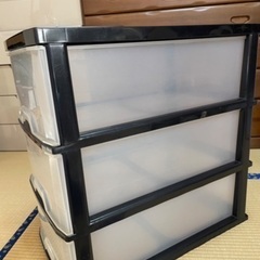 押し入れ用3段引き出し　２個セットの画像