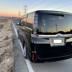 ヴォクシーハイブリッド寒冷地仕様車車検5年10月★ナビTVバックモニタエンジンスターターの画像