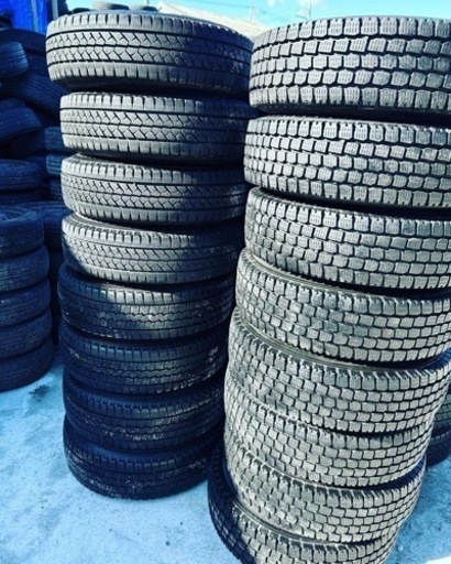 ハイエース用鉄ホイール付きスタッドレスタイヤ30セットぐらい入荷しました、アマントレーディング株式会社、大府市
