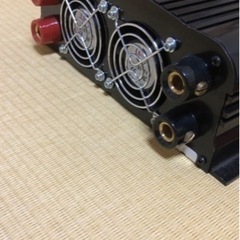 【値下げ】車中泊やキャンピングカー、車の中で家電を使うのに最適な2000wインバーターの画像