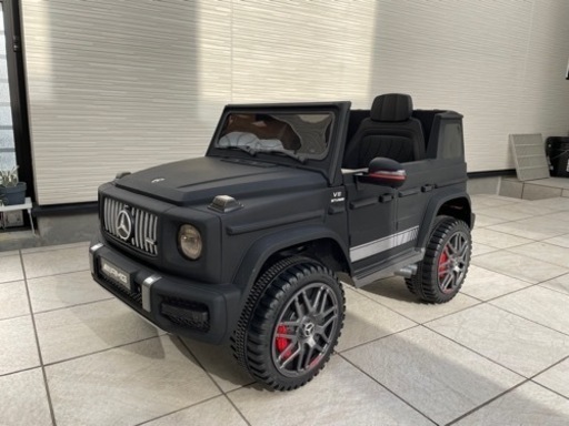 子供が乗れるおもちゃのベンツ