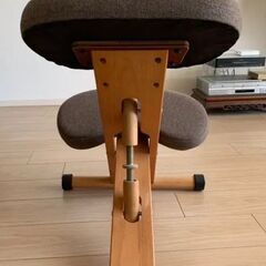 姿勢サポート椅子の画像