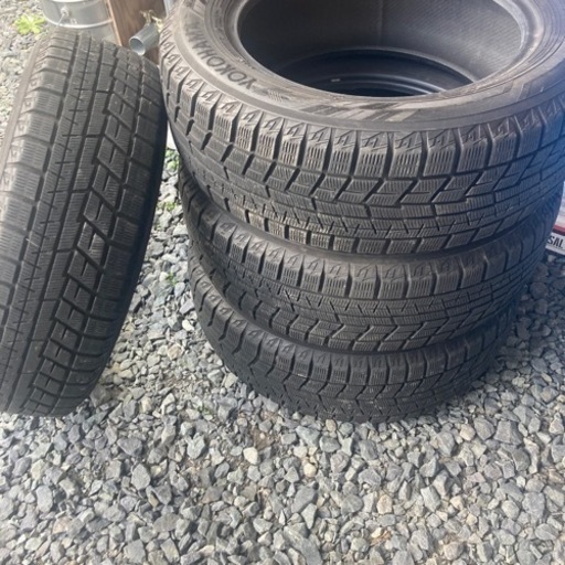 ヨコハマ　ice GUARD 215/60/17