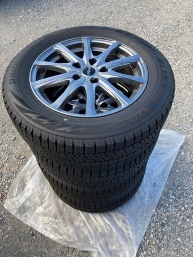 スタッドレス　205/60/16  製造2018年