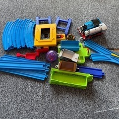 プラレール ぐるぐるまわそう！トーマスとマーリンの石炭ホッパーセットの画像