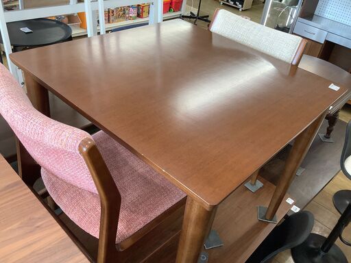 【トレファク花小金井店】カリモク60/ダイニング３点セット/ダークブラウン×レッド/ｷｽﾞﾊｶﾞﾚ有/中古家具/武蔵野市/小平市/小金井市/国分寺市/杉並区/買取/販売