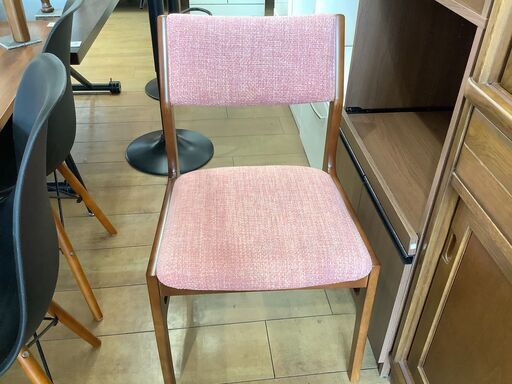 【トレファク花小金井店】カリモク60/ダイニング３点セット/ダークブラウン×レッド/ｷｽﾞﾊｶﾞﾚ有/中古家具/武蔵野市/小平市/小金