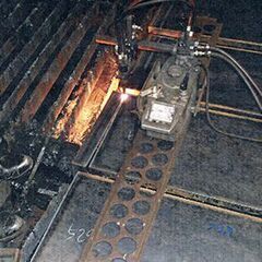 土日休み♪学歴不問!!入社1年目で月収40万円も可能!!飛島で人気の鋼板の溶断加工スタッフ募集！の画像