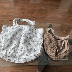 バッグ2つあげます