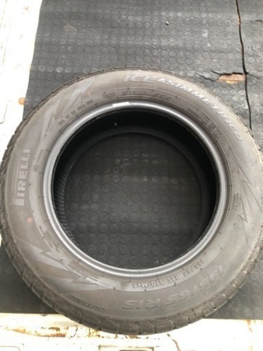 中古スタッドレス　ピレリー　195/65R15