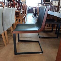 販売価格見直し済！【愛品倶楽部柏店】　アルモニア　９３３Ｔ　ガラストップダイニングテーブル＆メーカー不明　アイアン脚ダイニングチェア４脚セットの画像