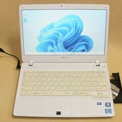 ＜商談中＞★SSD搭載Win11★富士通 13型 i3-2330...