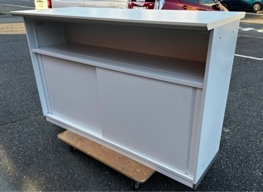 定価11万　コクヨ　ハイカウンター　引き違い　中棚付き