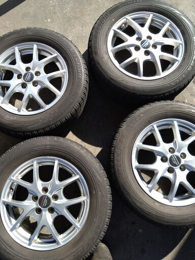 スタッドレスタイヤとアルミホイール