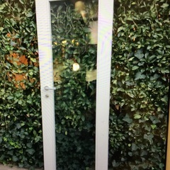 建材　ガラス通しのドアの画像