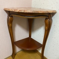 大理石コーナーテーブル