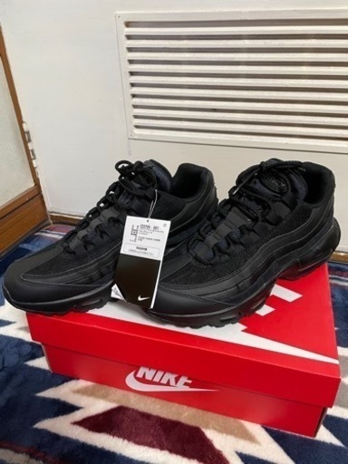新品 ナイキ エアマックス 95 エッセンシャル ブラック