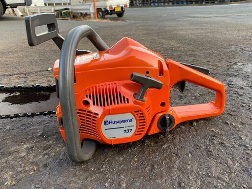 現物確認歓迎 初期不良やアフターケアも安心 動作品 ハスクバーナ Husqvarna　36.3cc 高出力 エンジン チェーンソー　e-series 137