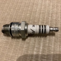 新品のエンジンのパーツをお探しの方に！スパークプラグです。の画像