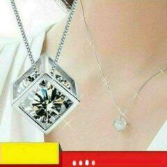 j→→→M2-3  ブリリアントスクエアインペンダントネックレス    202212290552  の画像