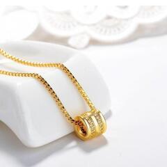 J→→→M2-3   ベネチアチェーン付き　ダブルリングダイヤモンドＣＺパヴェペンダントネックレスの画像