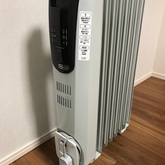 デロンギ デジタルラディアント オイルヒーター KHD41081...