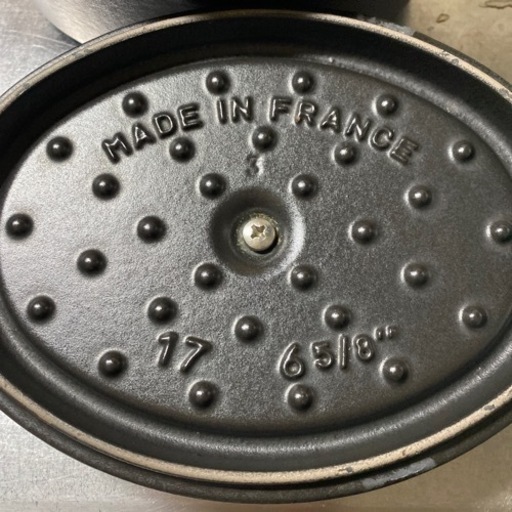 Staub 黒　オーバル　17センチ