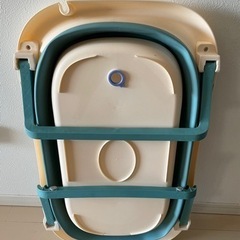 折りたたみ式ベビーバス(クッション付き)の画像