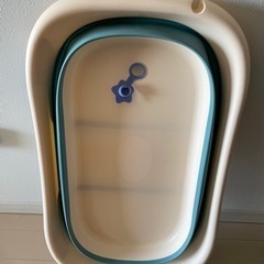 折りたたみ式ベビーバス(クッション付き)の画像