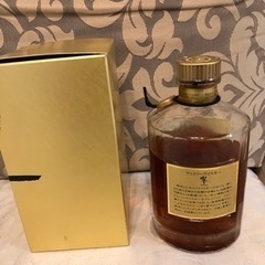サントリー響　裏ゴールドラベル　未開栓　箱あり。　液面低下