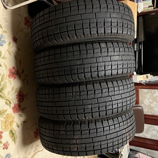 TOYOスタッドレスタイヤ室内保管イボ付バリ山