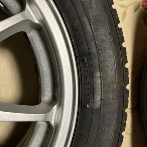 TOYOスタッドレスタイヤ室内保管イボ付バリ山