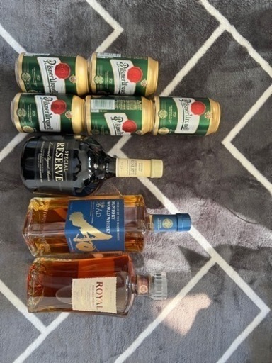 サントリーウイスキー3本、ビール5本　　9500円