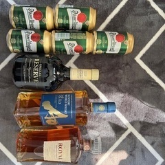 サントリーウイスキー3本、ビール5本　　9500円