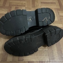 エナメルローファーの画像