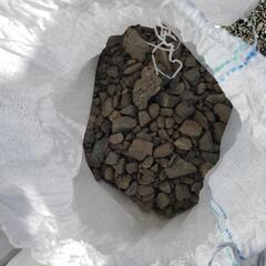 残土、石、砂利、土の画像