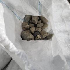 残土、石、砂利、土の画像