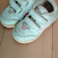 NIKE adidas　西松屋　キッズ　スニーカー　4足の画像