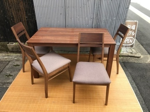値下げしました❗️ニトリ　ダイニングテーブル5点セット　ミドルブラウン