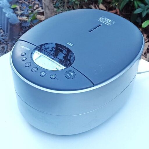 ★未使用！お届け可！★ 象印 5合炊き 炊飯器 IH炊飯ジャー NP-DB10