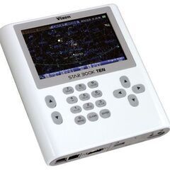 未使用・ほぼ新品のものです。１０３mmＳＤレンズとＳＸＰ２マウントの最強セットと言われている「ビクセンＳＸＰ-ＳＤ１０３Ｓ」です。本格天体観測用屈折望遠鏡と赤道儀及び天体自動導入システムＳＴＡＲＢＯＯＫ-ＴＥＮとで総合的な天体観測システムを構成しています。さらに、オプションの高倍率アイピース、駆動用高機能バッテリーなどほぼ全てが揃ったシステムセットです。１０３mmＳＤレンズを搭載した鏡筒と星図自動導入式の最新赤道儀ＳＸＰ２のセットによる本格天体観測用望遠鏡システムです。の画像