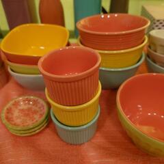 カラフル　食器　未使用　18個　の画像