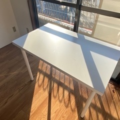 IKEAテーブル