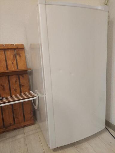 エスケイジャパン １ドア冷凍庫（１２０Ｌ・右開き）