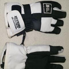 子供用スキーウエアー　１４５ｃｍ～１６５ｃｍ　手袋付きの画像